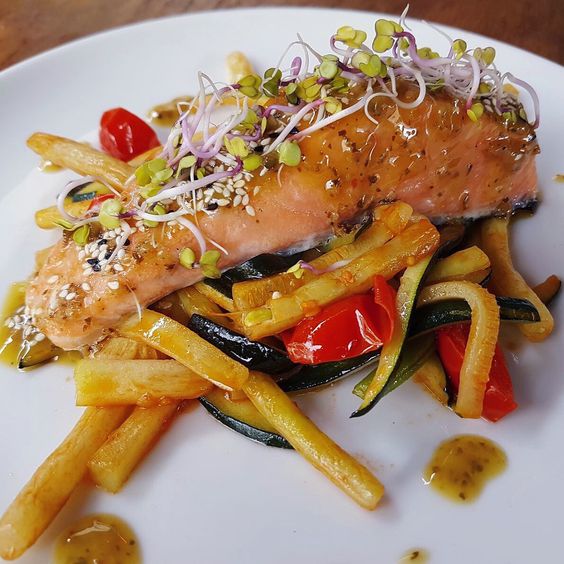 A well presented salmon filled on vegetables from Otto & Frank, Zagreb