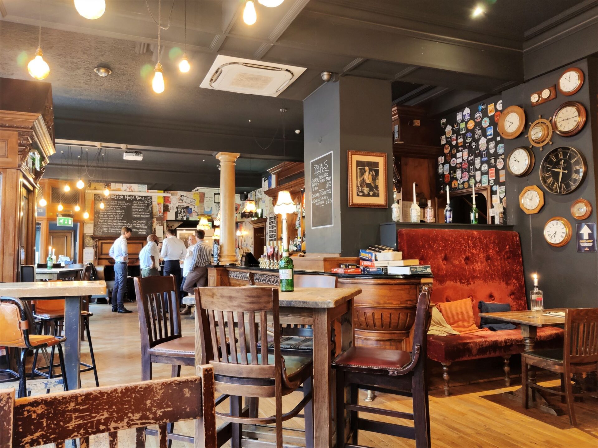 british-pubs-the-ultimate-guide-to-pub-culture-uk-gremlin-travels