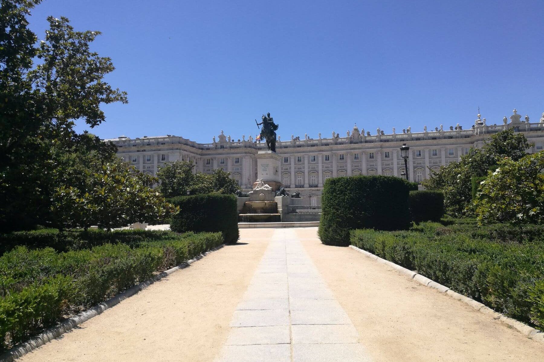 A perspective view down a path in the Plaza de Orient, Madrid